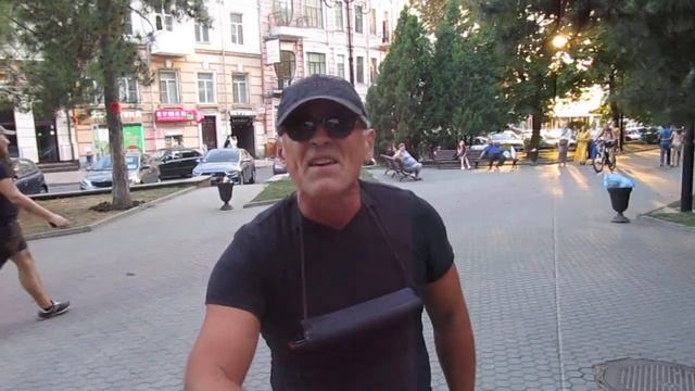 Пою среди людей. По заказу блогера Скрытая Камера. смотреть онлайн