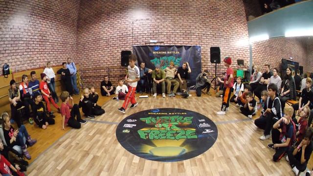 bboy Сын Марса vs bboy Jupiter - брейкданс чемпионат TurtleFreeze Battle смотреть онлайн