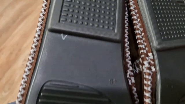 МУЖСКИЕ ЧУНИ ИЗ ОВЧИНЫ КОРИЧНЕВЫЕ С БЕЖЕВОЙ ОПУШКОЙ (КОД: 4586) смотреть онлайн