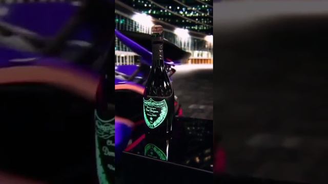 Красиво открыл тачкой бутылку смотреть онлайн