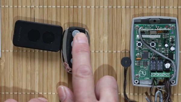 Как скопировать пульт от ворот или шлагбаума Дорхан