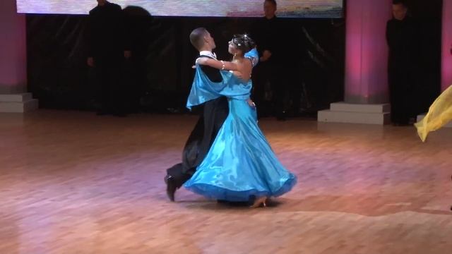 Alexey Bredikhin - Daria Demenkova, 1/2 Viennese Waltz смотреть онлайн