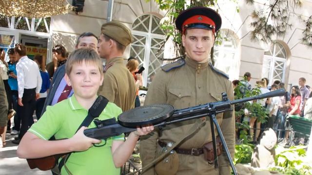 День Победы. Народные гуляния смотреть онлайн