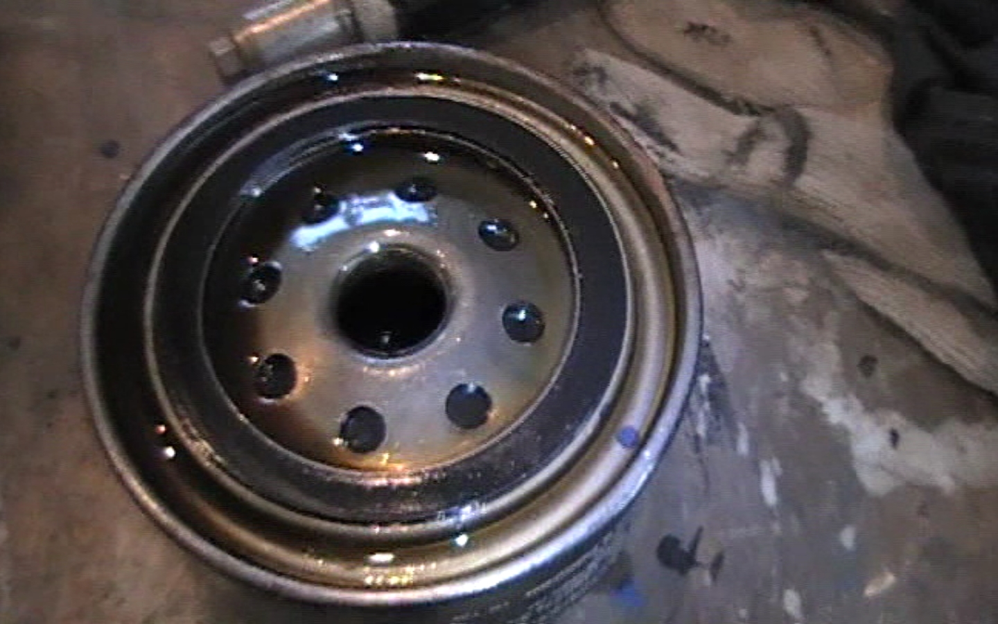 Lada Vesta. Замена масла. смотреть онлайн