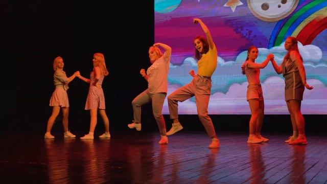 Weeekly - Holiday Party (Dance Cover by CrazyBOOM) смотреть онлайн