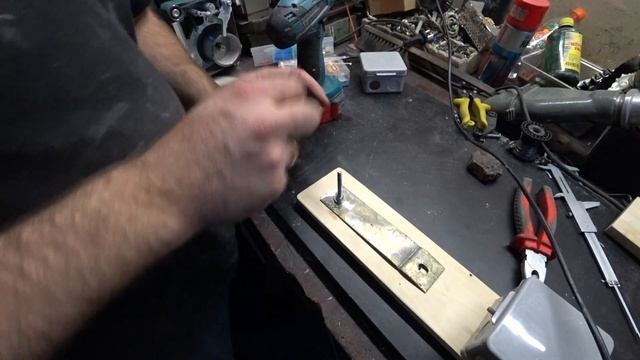 СТАНОК ДЛЯ ПОПЛАВКОВ СВОИМИ РУКАМИ. A MACHINE FOR FLOATS WITH YOUR OWN HANDS смотреть онлайн