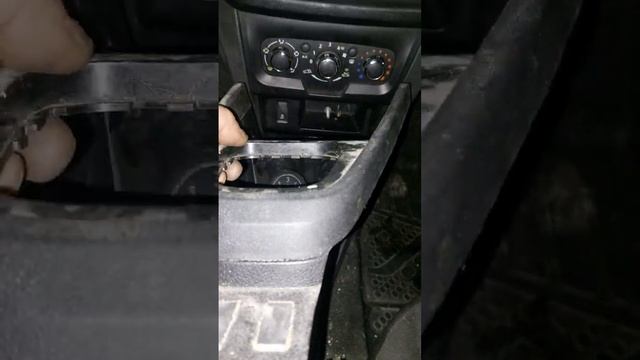 Авто лада Х RAY Демонтаж нижней торпеды ,магнитафона или снять блок SRS подушки безопастности смотреть онлайн