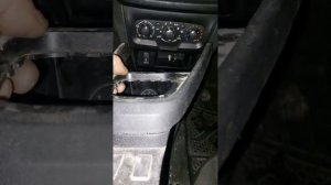 Авто лада Х  RAY Демонтаж  нижней торпеды ,магнитафона или снять блок SRS подушки безопастности