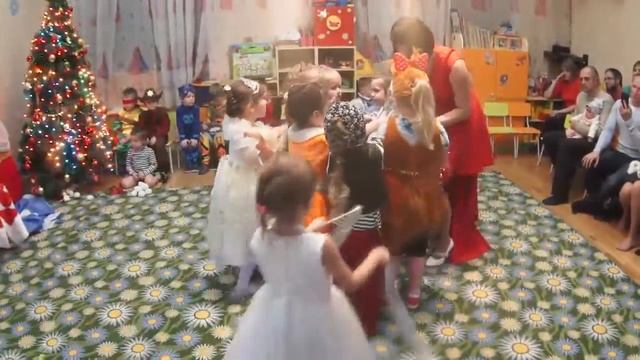 Новогодний утренник 23.12.2016 в детском саду Зазеркалье смотреть онлайн