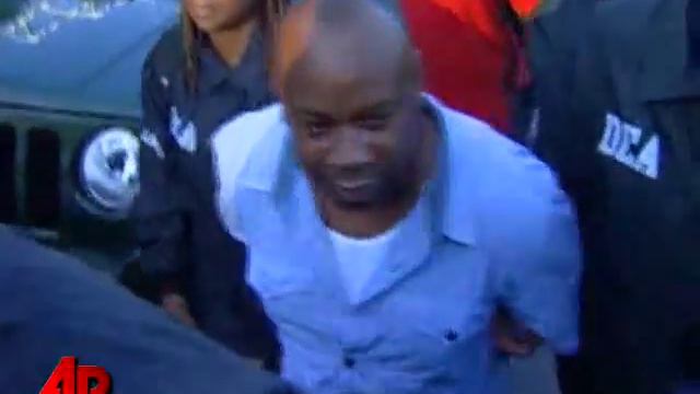 Raw Video: Jamaican Gang Leader Arrives in NY смотреть онлайн