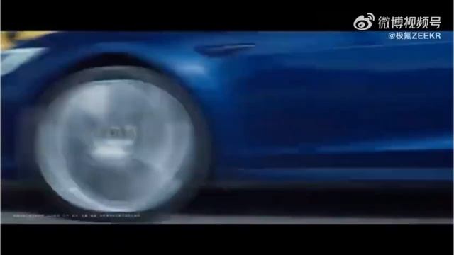 Le Zeekr 007 de Geely a une batterie de 100 kWh et une autonomie de 870 km смотреть онлайн