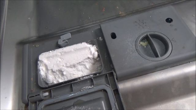 Lava-louças Midea 14 Serviços (DWA14S) - Lavando uma carga grande de louças do dia a dia смотреть онлайн