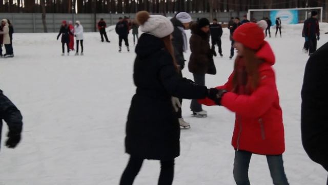День всех влюбленных на ледовом катке Новолипецкий смотреть онлайн