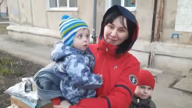 Гуманитарная помощь.. Русские своих не бросают! В описание... смотреть онлайн