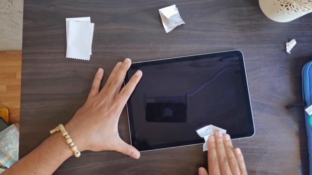 ESR Tempered Glass Screen Protector Unboxing and Installation on iPad Air 4 смотреть онлайн
