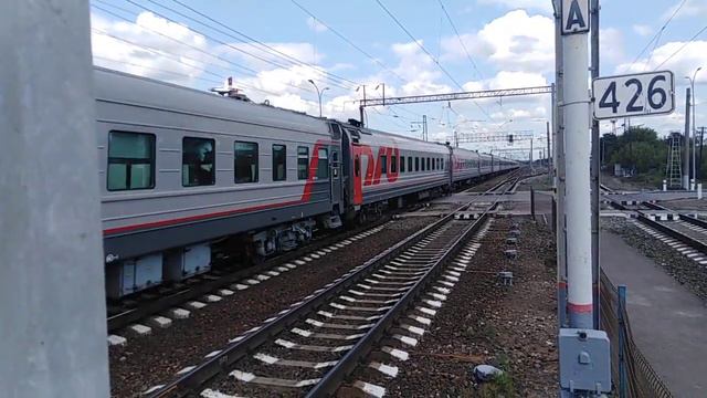 Электровоз ЧС4Т-429 С Пассажирскими Вагонами Проходит Ст Доскино смотреть онлайн