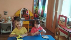 Поздравление мамочек с 8 Марта группа «Радуга» Воспитатели : Показиева Т.И. и Черник А.М.