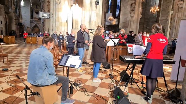 GLORIA/EHRE SEI GOTT/MISSIO BAND/ WOLD MISSION SUNDAY/ STEPHANSDOM CATHEDRAL VIENNA, AUSTRIA смотреть онлайн