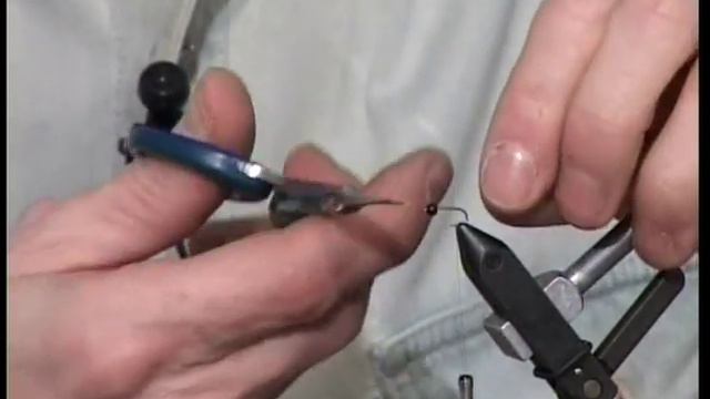 Вяжем мушки для ловли в Средней полосе России Ч.3 Knitting flies. Fly fishing смотреть онлайн