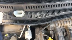 Как вытащить бачок омывателя стекла на Renault каптур Captur Читайте описание ?