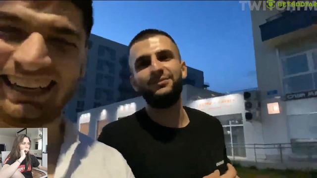 Fruktozka смотрит. Топ Моменты с Twitch|Нашла Подарок с Фрик Хауса|Изменения После Поездки в Москву смотреть онлайн