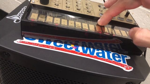 11/4/2022 Experiment Vox Tonelab ST with Korg Volca Keys (flanger, phaser, rotary, filtron, wah) смотреть онлайн