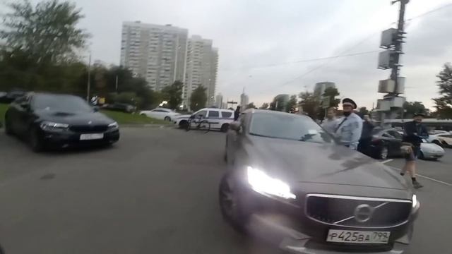 ОСЕННЕЕ ОБОСТРЕНИЕ ( В гостях у Кирилла Бунина)