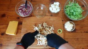 Салат - коктейль с мидиями и кальмаром. Простой и очень вкусный)))