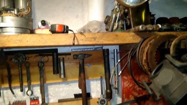 Установка цилиндра, карбюратора, воздушного фильтра ИЖ Планета смотреть онлайн