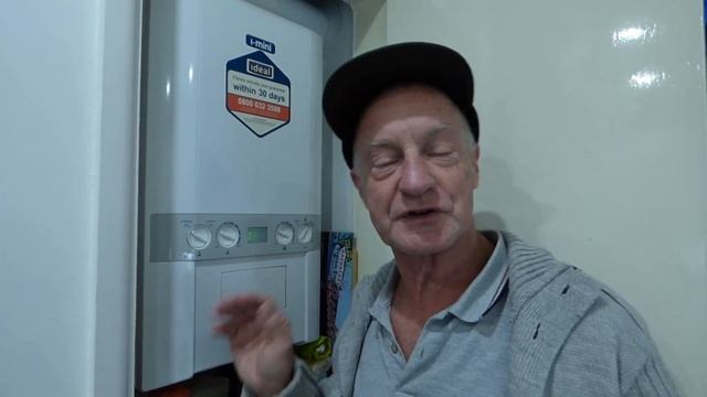 Combi boiler Pre-Heat Function Whats best On or Off ? смотреть онлайн