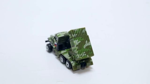 Машина военная ТЕХНОПАРК в яйце металлическая в ассортименте смотреть онлайн