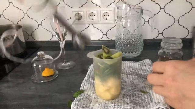 Смузи со шпинатом и бананом? смотреть онлайн