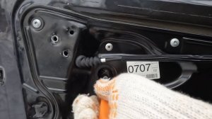 Замена троса замка двери Фольксваген Пассат (Б7, 2011 года) / не закрывается дверь Пассат Б7