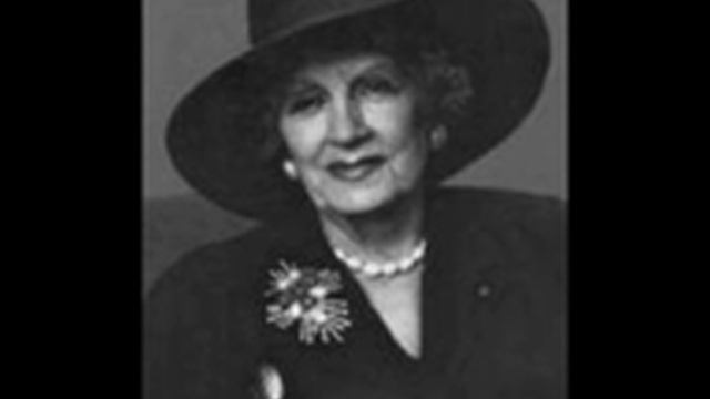 Mary Marquet, Cabaretière.