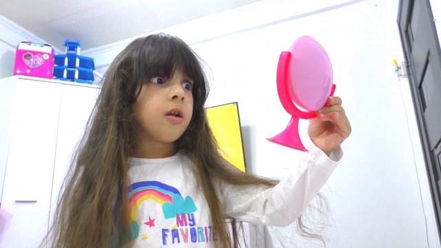 Жила-была ЗАМАРАШКА. Дарина и двойник - грязнуля из зеркала. Пылесос поможет все исправить смотреть онлайн