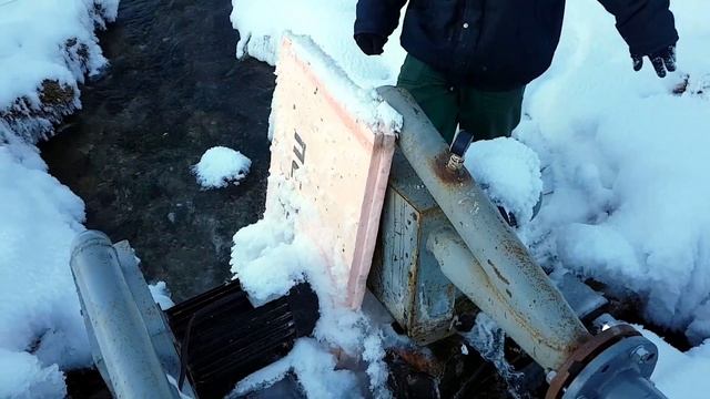 Зимняя эксплуатация микроГЭС 1 кВт на «Ферме Мечты» Джастаса Уолкера смотреть онлайн