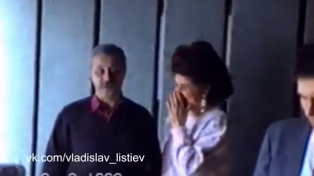 Владислав Листьев и Леонид Якубович в ресторане Лагуна (п. Анна, Воронежская область, 06.03.1993) смотреть онлайн