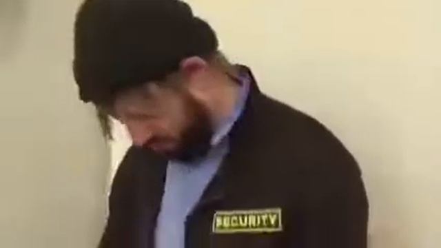 Бородач вскрыл сейф с бюлетенями #нашараша #бородач #задержание смотреть онлайн