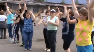 Флешмоб детей и родителей на выпускном в 4 Б классе