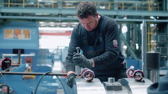 Check assembly of 270 MW Steam turbine at Doosan Škoda Power – Kemi, Finland, 2022 смотреть онлайн