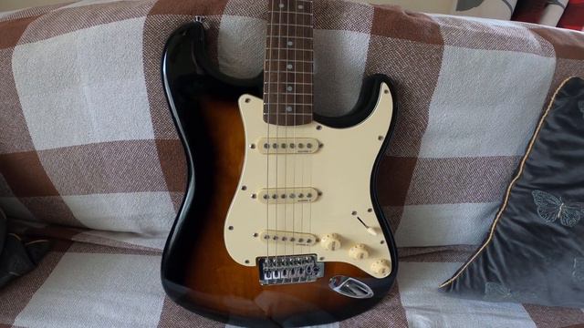 My Squier By Fender Bullet Stratocaster Complete With Upgrades. #squierstratocaster #squierbyfender смотреть онлайн