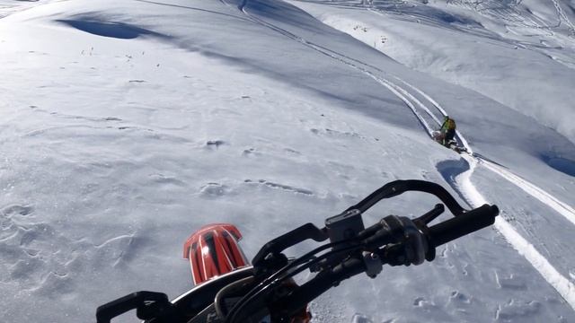 Сноубайк Ктм в горах Архыза, первый раз в жизни. смотреть онлайн