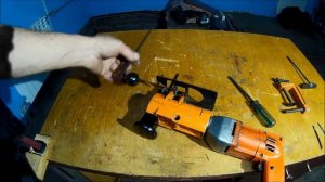 Электродрель ИЭ-1038Э + насадка-лобзик «Мядяйне»  обзор. Ретро инструмент СССР.
