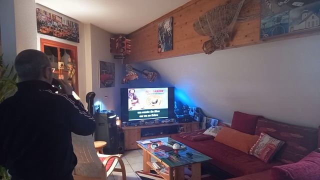 Karaoké sur LG OK75 ( Salut les Amoureux ). Jack Annecy смотреть онлайн