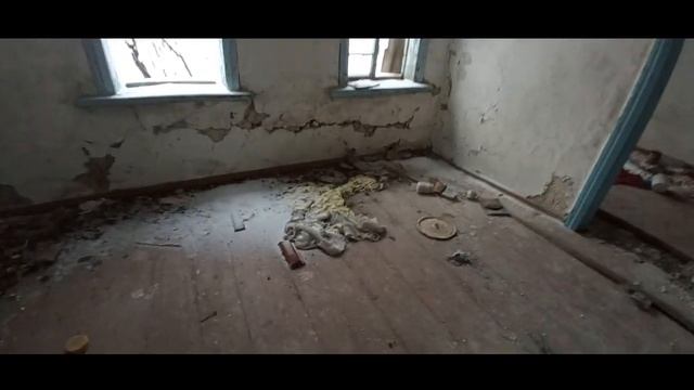 ИСКАЛ КАРТОН В ЗАБРОШКЕ. ПЬЕМ КОФЕ С СОСЕДОМ. смотреть онлайн