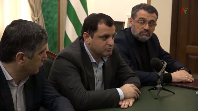 Аслан Бжания провел очередное совещание с руководителями силовых структур смотреть онлайн