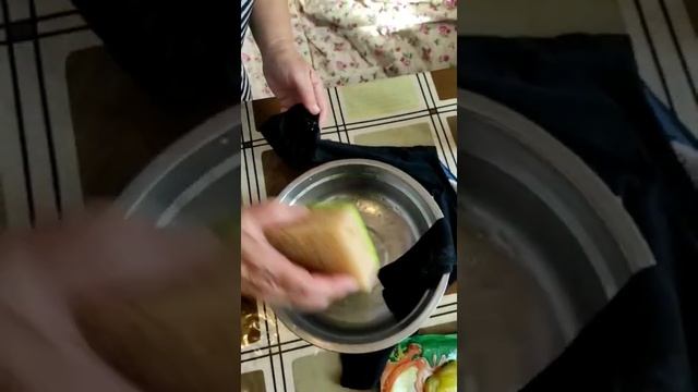 Как очистить одежду от слайма #убратьслаймсожежды #отстиратьслайм смотреть онлайн