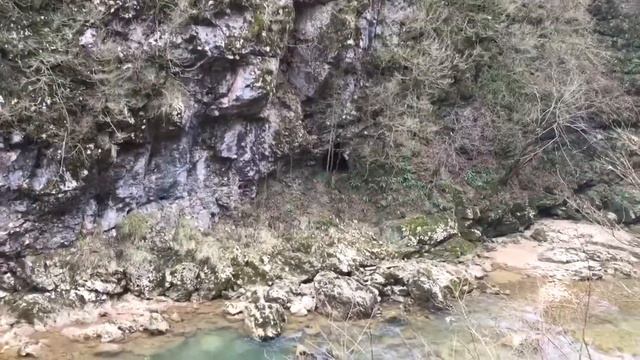 Пещера в Гуамское ущелье смотреть онлайн