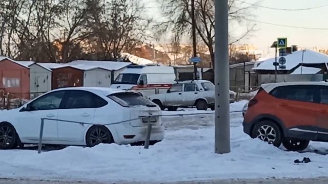 ГАЗель скорая помощь с сиреной/ambulance gazelle with siren yelp смотреть онлайн