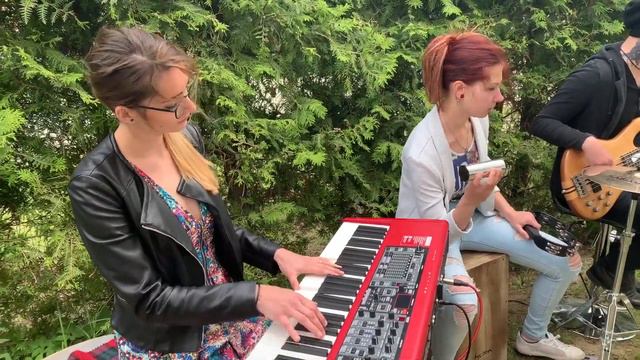 Ordinary Love (Acoustic Cover) смотреть онлайн